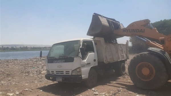 لودر رفع القمامة 