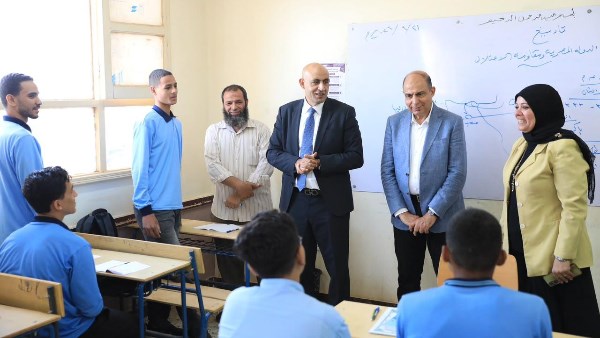 جولة محافظ المنيا وزير التربية والتعليم بعدد من مدارس المحافظة 