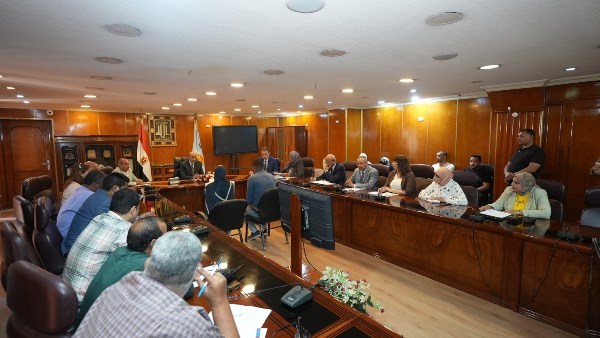 لقاء محافظ أسيوط بالمواطنين 