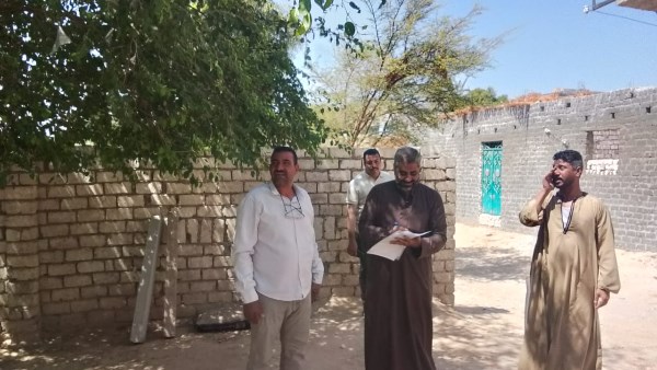 حملات يومية لطرق الأبواب بقرى ساحل سليم لحث المواطنين على استكمال إجراءات التصالح وتقنين أوضاعهم