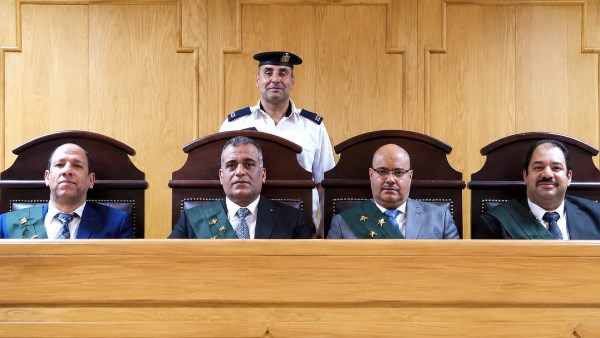 هيئة الدائرة الأولى بمحكمة جنايات الوادي الجديد 