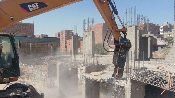 إزالة 41 حالة تعدي على الأراضي الزراعية وأملاك الدولة والمتغيرات المكانية بأسيوط 