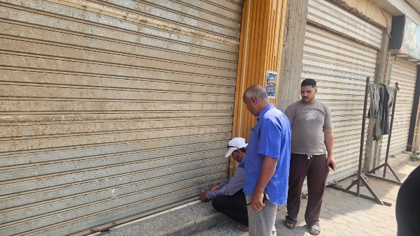 تشميع 4 محال غير مرخصة بمنفلوط