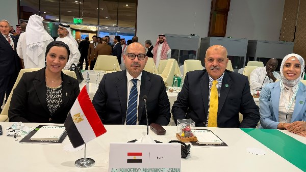 الدكتورة آية مدني