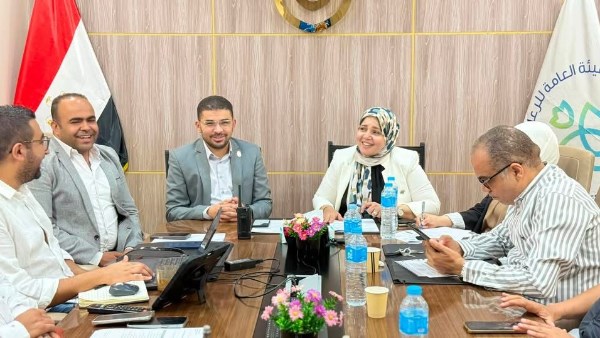 الرعاية الصحية والتأمين الصحي الشامل بالأقصر تبحثان تطوير الخدمات وتيسير حصول المواطنين عليها