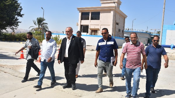 وفد «الأزمات والكوارث» بوزارة الإسكان يتفقد مرافق مياه الأقصر لرفع الجاهزية والتعامل مع الطوارئ