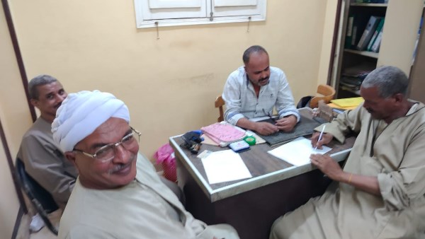 مديرية العمل بالأقصر تنجح في تسوية نزاعين عماليين وصرف مستحقات عامل بـ50 ألف جنيه