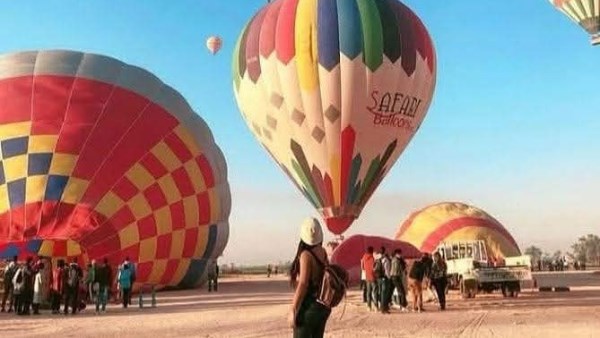 عودة التحليق من جديد.. 25 رحلة بالون تزين سماء الأقصر
