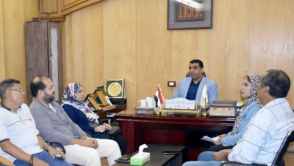 نائب محافظ الأقصر يعقد اجتماعًا لمتابعة مشروعات «مشروعك» ومناقشة سبل دعم أصحاب المشروعات بالمراكز والمدن
