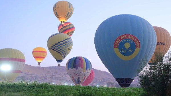 40 رحلة بالون تقل 1140 سائحا في سماء الأقصر