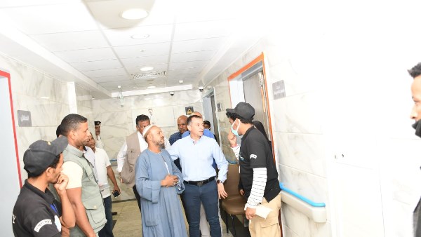 محافظ أسوان يتفقد مستشفى كوم أمبو المركزي ويوجه بسرعة تركيب جهاز الأشعة المقطعية محافظ أسوان يتفقد مستشفى كوم أمبو المركزي ويوجه بسرعة تركيب جهاز الأشعة المقطعية