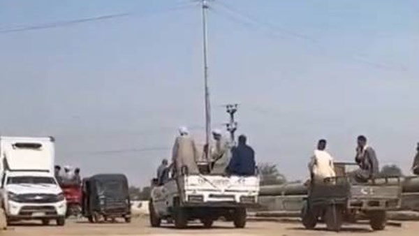 لحظة استلام جثمان عم الفنان حمدى الميرغنى