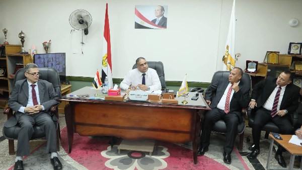 مدير تعليم الوادي الجديد يتابع اللمسات الأخيرة لانطلاق العام الدراسي