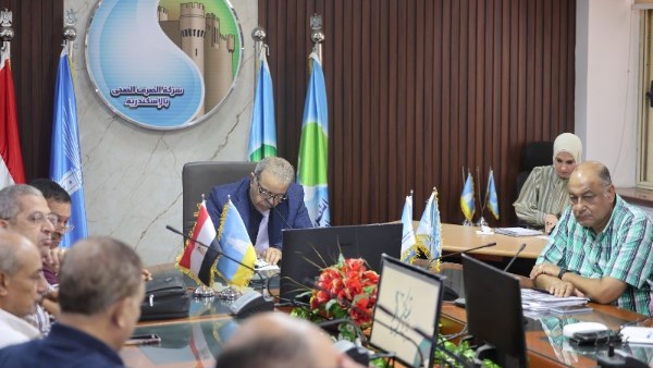 اجتماع بشركة الصرف الصحي بالإسكندرية