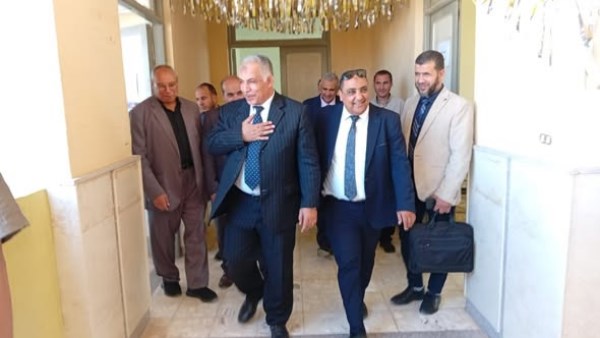 نائب رئيس جامعة الأزهر للوجه البحري خلال تفقد الكلية 