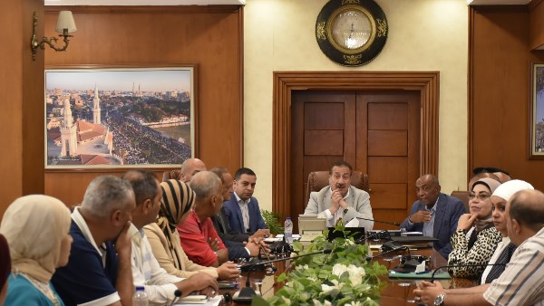 محافظ بورسعيد: متابعة مستمرة للعملية التعليمية على مدار العام.. ويؤكد أهمية التعاون بين المدرسة والأسرة 