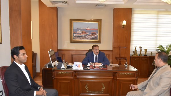 محافظ بورسعيد يستقبل نقيب المهندسين بالمحافظة لبحث عدد من الملفات وتعزيز التعاون المشترك