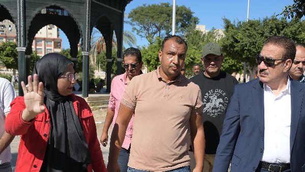 محافظ بورسعيد يشدد على عدم قطع أي شجرة وزيادة أعداد الأشجار والتوسع في زراعة البونسيانا