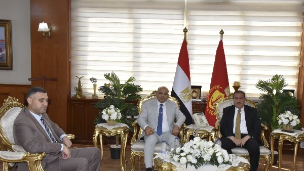 بحث تعزيز التعاون المشترك وتطوير آلية العمل بمكاتب الشهر العقاري ببورسعيد