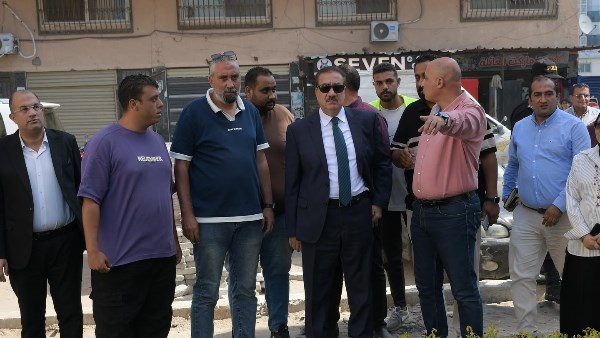محافظ بورسعيد يوجه بإنشاء مسطحات خضراء وموقف انتظار سيارات وتشجير شوارع الرحاب ورفع كافة مخلفات الرتش