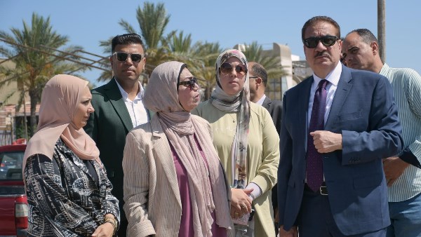 ازدواج الطريق بطول 6 كم وعرض 9 متر وإنشاء جزيرة وسطى وأعمال أرصفة وبردورات وأسفلت وإنارة
