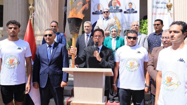 طلاب جامعة بنها 