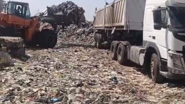 رفع 185ألف طن قمامة ومخلفات من الشوارع والميادين بالشرقية رفع 185ألف طن قمامة ومخلفات من الشوارع والميادين بالشرقية