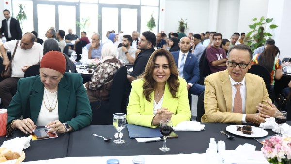 وزيرة التنمية المحلية والبيئة 