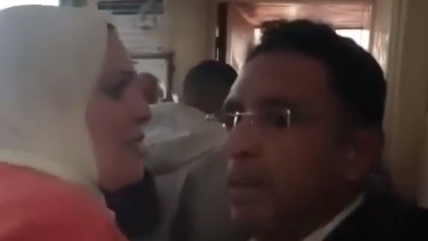 زوجة تعتدي على زوجها بالـضرب 