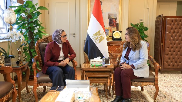 وزيرة التنمية المحلية والبيئة ومحافظ الوادي الجديد