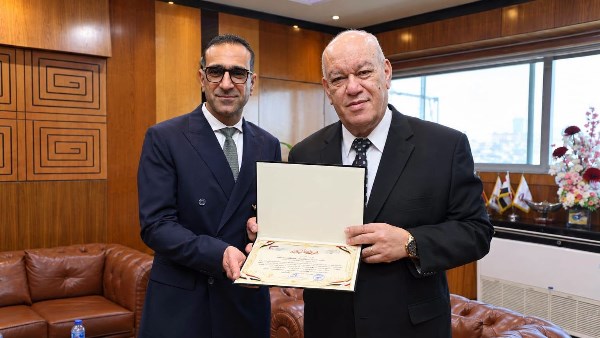 مطار القاهرة 