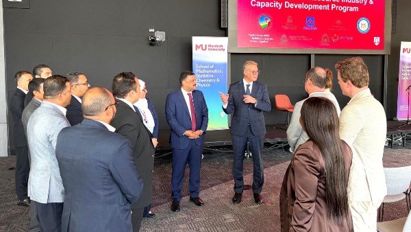 وزير البترول يشهد إطلاق برنامج بجامعة مردوخ الأسترالية لبناء قدرات مجموعة من كوادر هيئة الثروة المعدنية والصناعات التعدينية