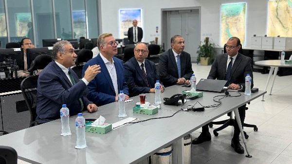 زيارة وزير البترول إلى مركز التحكم بالشبكة القومية للغازات الطبيعية «ناتا»