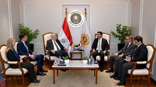 وزارة الصناعة تستضيف مائدة مستديرة للشركات الألمانية لبحث خططها التوسعية وتحدياتها وسبل حلها