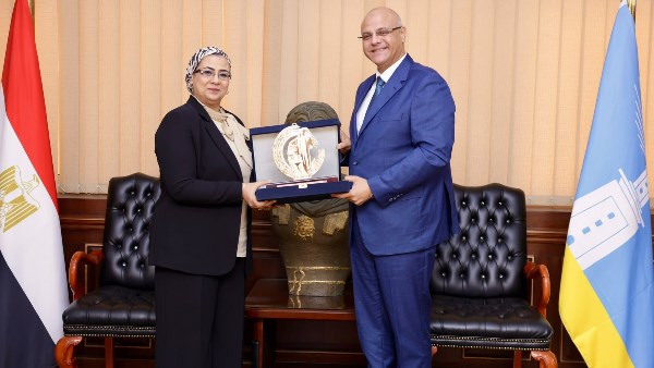 المستشارة أمل عمار تلتقي محافظ الإسكندرية لبحث سبل تعزيز التعاون في دعم وتمكين المرأة