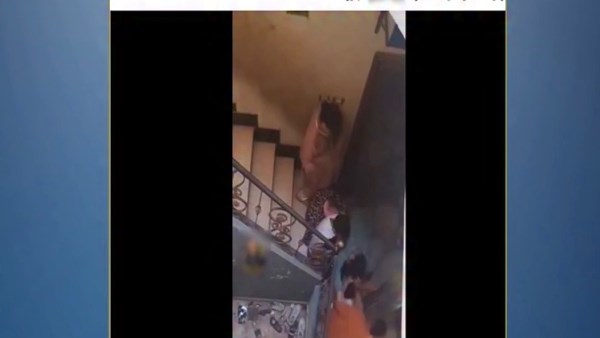 بسبب خلافات الجيرة.. القبض على المتهم بسحل زوجة شقيقة في البحيرة بسبب خلافات الجيرة.. القبض على المتهم بسحل زوجة شقيقة في البحيرة
