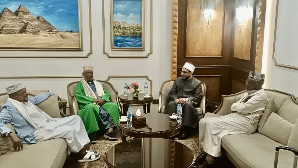 القاهرة تستقبل مفتين ووزراء وقيادات دينية