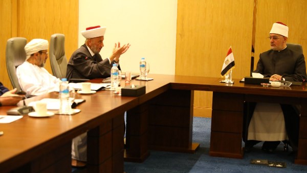 مفتي الجمهورية يترأس الاجتماع الثامن للمجلس التنفيذي لدور وهيئات الإفتاء