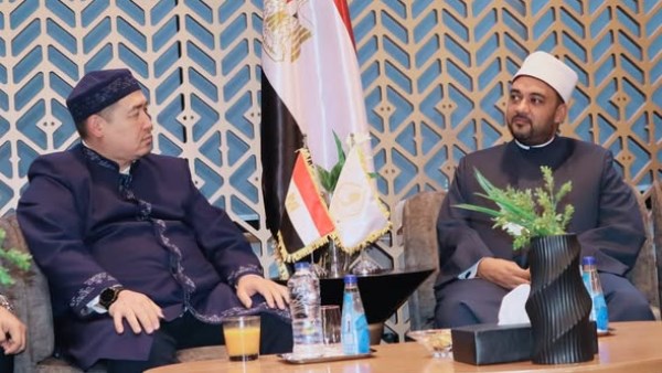 الدكتور أحمد نبوي والشيخ يرميك موكاتاي