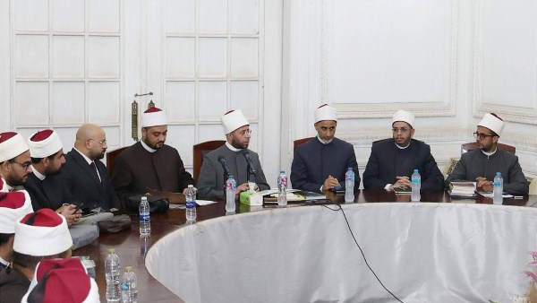 وزير الأوقاف يلتقي الفائزين في دوري الأئمة النجباء 