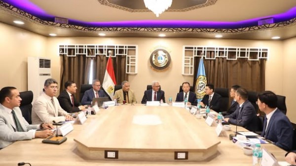 رئيس جامعة الأزهر يستقبل وفدًا صينيًا 