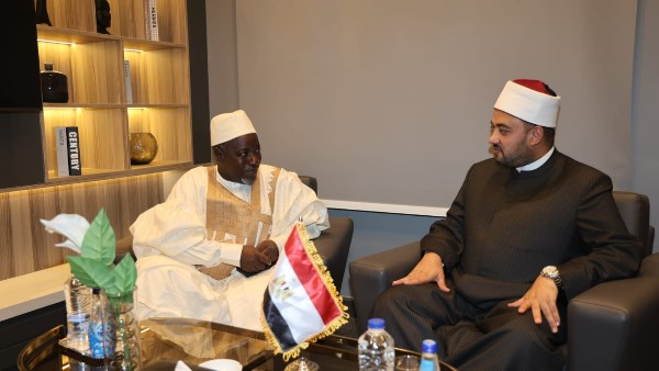 أمين عام «الأعلى للشئون الإسلامية» يبحث تعزيز سبل التعاون مع رئيس مجلس الإفتاء الكاميروني أمين عام «الأعلى للشئون الإسلامية» يبحث تعزيز سبل التعاون مع رئيس مجلس الإفتاء الكاميروني