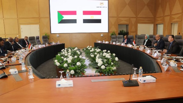 خلال الاجتماع