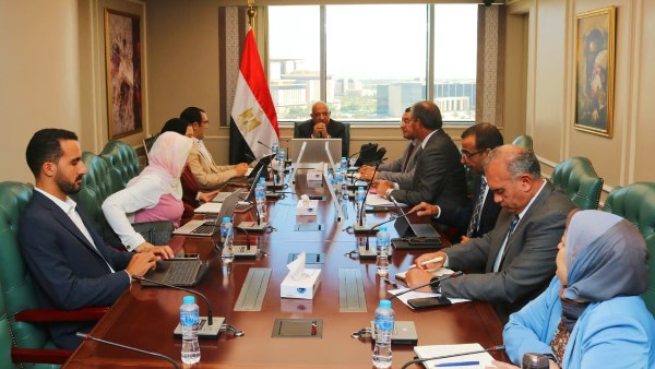 اجتماع وزير الكهرباء 