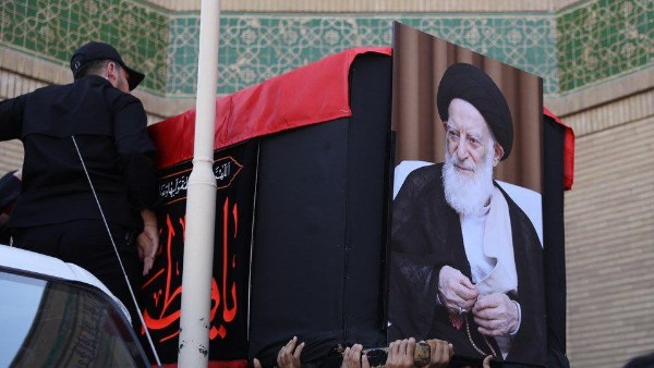المرجع الديني آية الله العظمى الشبيري الزنجاني. 
