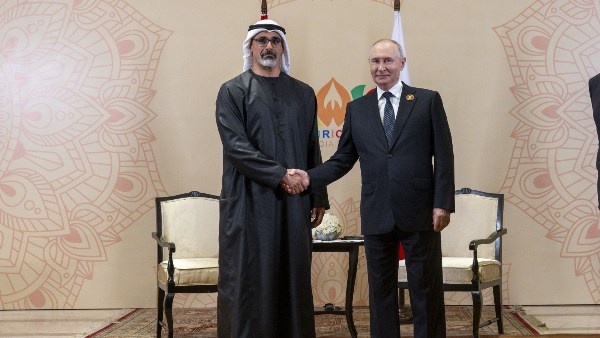 ولي عهد أبوظبي يلتقي بوتين