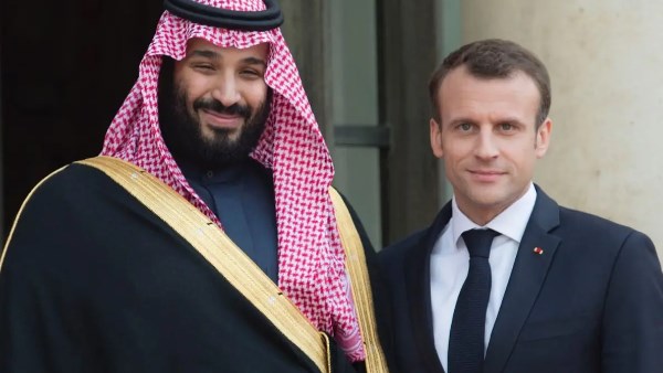 ولي العهد السعودي وماكرون يبحثان تعزيز أمن المنطقة وضمان حرية الملاحة ولي العهد السعودي وماكرون يبحثان تعزيز أمن المنطقة وضمان حرية الملاحة