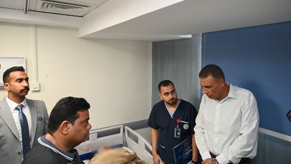 محافظ جنوب سيناء يزور مصابين حادث طابا 