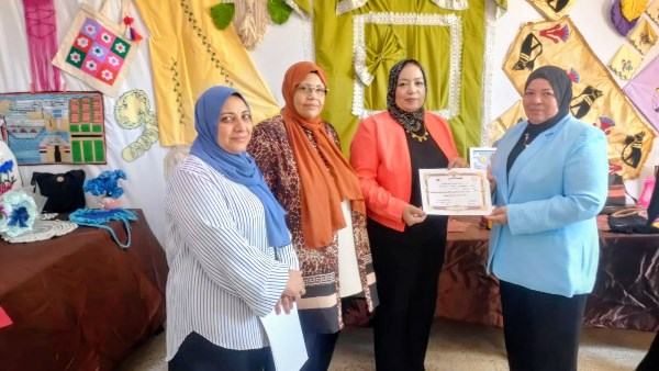 الدكتورة وفاء رضا خلال حضورها ورشة العمل 