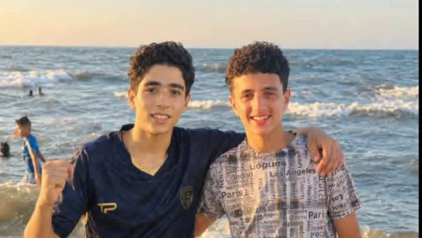 اللاعبين 